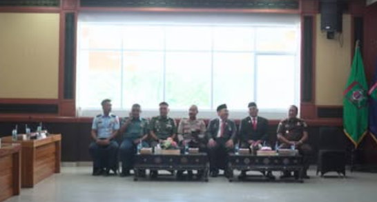 Rapat Paripurna DPRD Provinsi Nusa Tenggara Barat yang dilaksanakan di Ruang Rapat Utama Kantor Gubernur Provinsi NTB